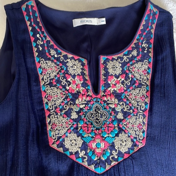 Ricki’s Embroidered Swing dress. Size med - Picture 4 of 6